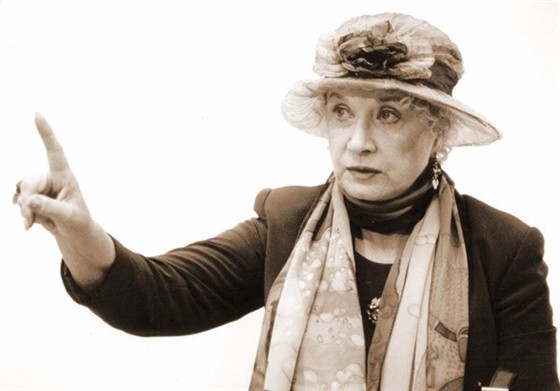 Алла Демидова